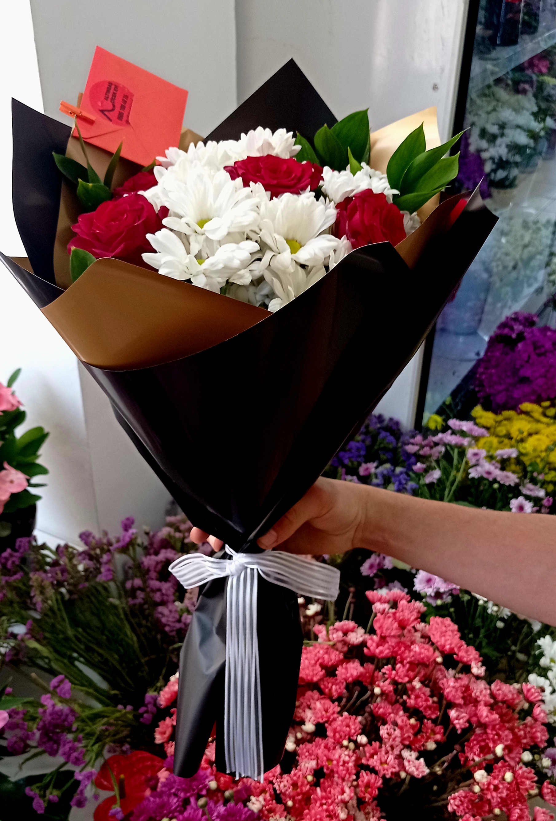 Gül ve papatya şıklığı - Görsel 3